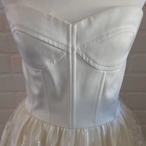 Jessica McClintock Ivory Strapless Lace Mini Dress - Picture 2 of 5